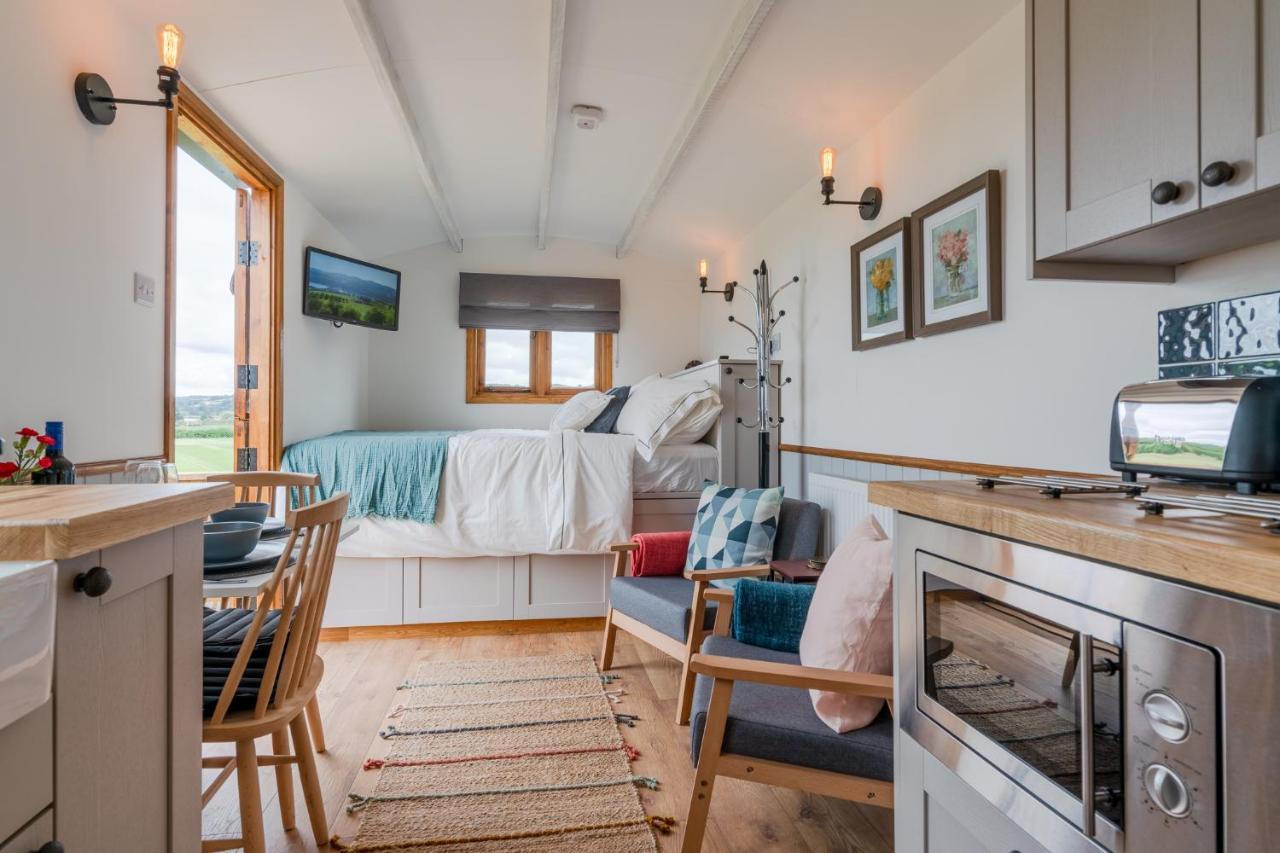 Outbak Shepherds Hut Челтенхам Экстерьер фото